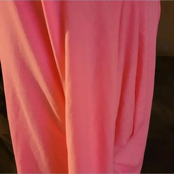 ‎Hot pink ladies top - Picture 2 of 9